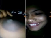 Cute Desi girl Shows her Boobs On Vc