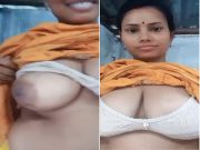Desi Bhabhi Shows her big Boobs and Pussy