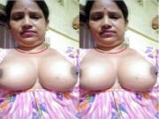 Horny Bangla Boudi Masturbating