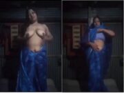 Horny Village Bhabhi Shows Her Boobs